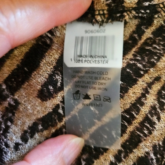 Vince Camuto Women's Eyelash Zebra Falcon Animal Print Mock-Neck Top Size Small - Picture 6 of 8